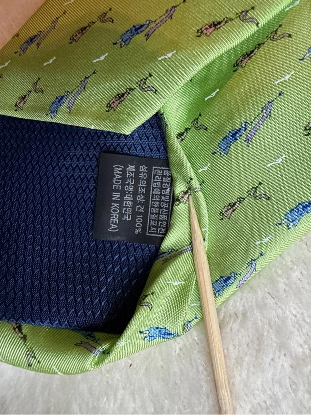Looking Medipark Korean‎ Men's Marching Figures 100% Silk Woven Classic Tie